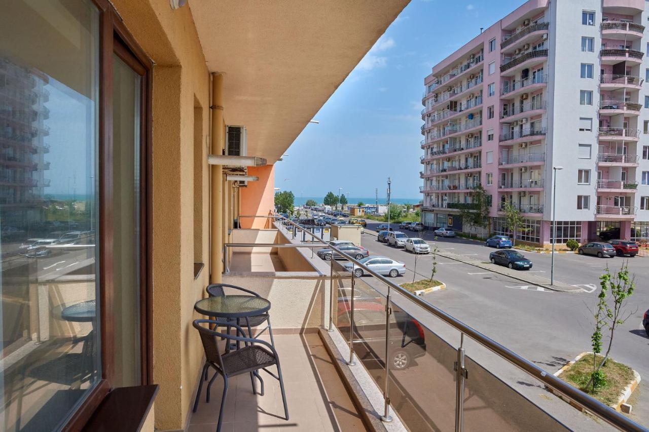 La Vida Loca Apartment Summerland Mamaia Exterior foto